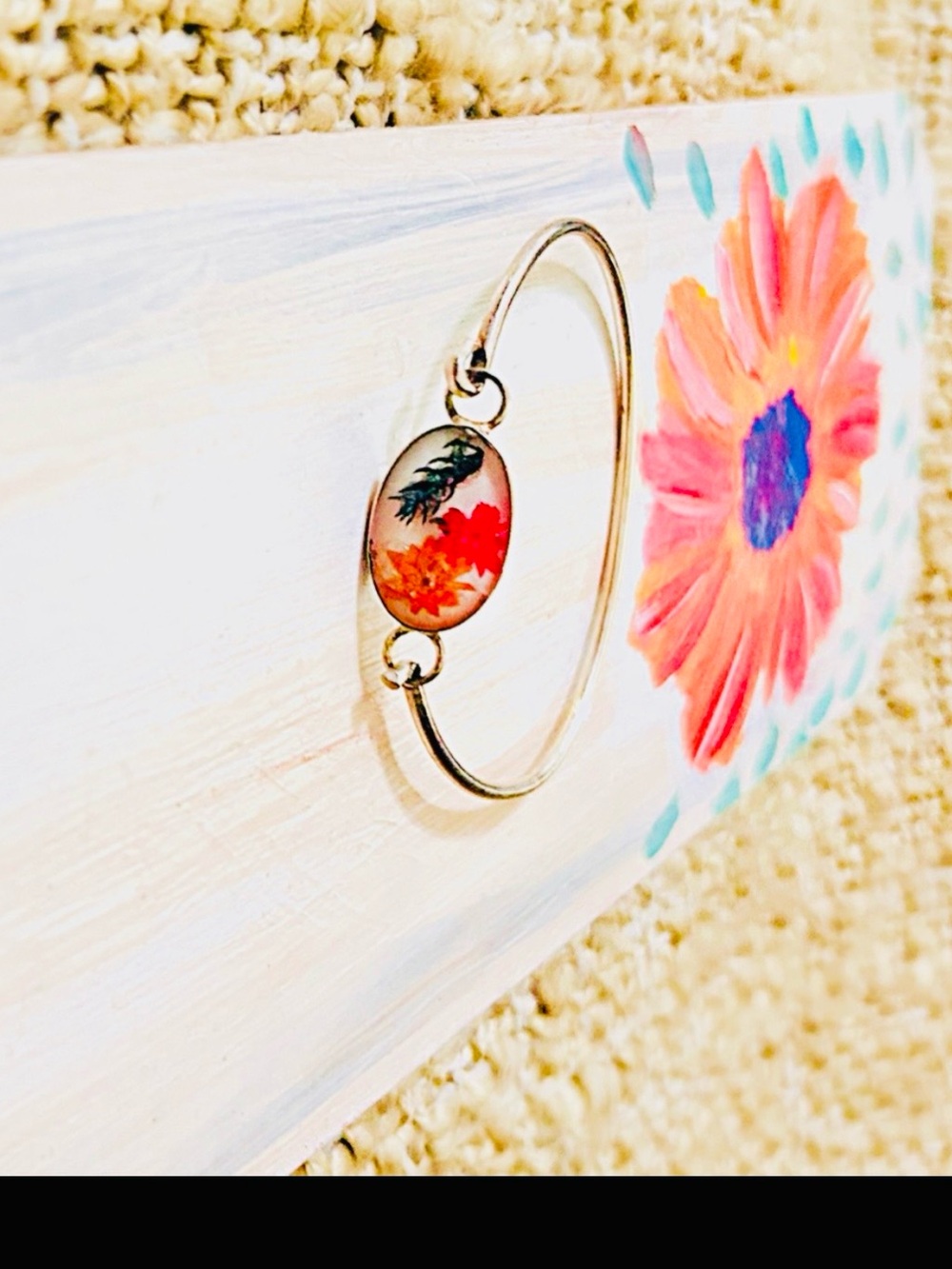 🌺 Silver-Tone Floral Oval Charm Bangle Bracelet - Picture 4 of 6
